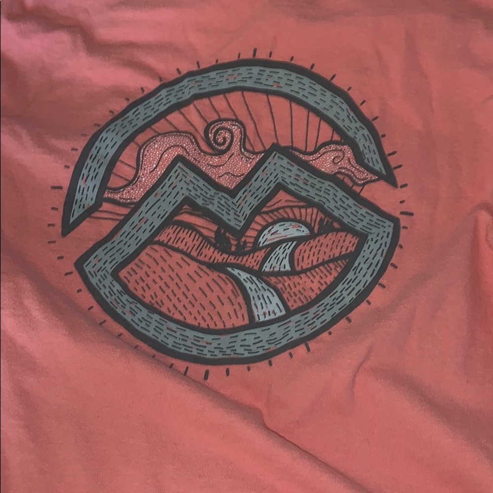 3 Magellan t-shirts - Picture 3 of 4